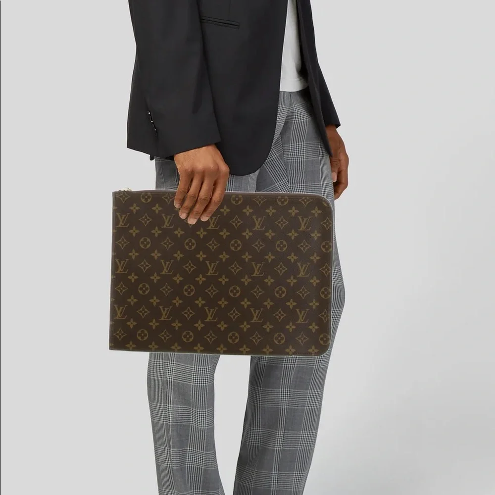 Louis Vuitton Poche Documents Portfolio